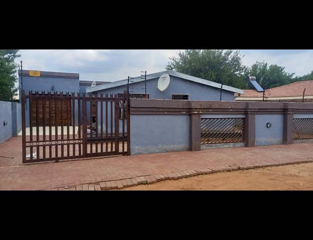 2 BEDROOM HOUSE FOR SALE IN SOSHANGUVE SOUTH